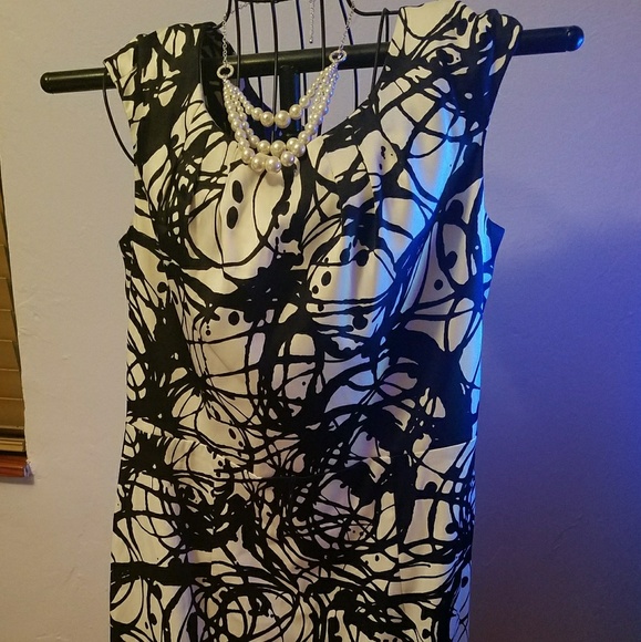 Dress - Picture 2 of 5